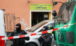 Alman Polisi 4 Şehirde Camilere Baskın Yaptı