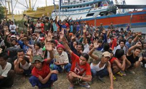 Endonezyalı Müslümanlar Çin Gemilerinde Öldürülüyor