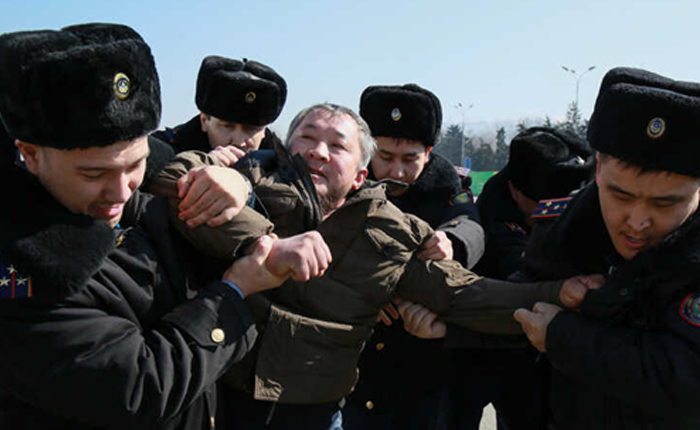 Kazakistan Gösteri Yasası Reformunu Kabul Etti