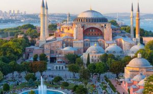 Ayasofya’yı Kapatmak Gibi Açmamak da Zulümdür
