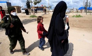 DAEŞ’lilerin Masum Çocukları Ölümle Pençeleşiyor