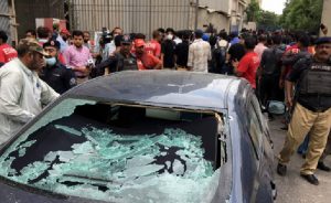 Pakistan Karaçi Borsasına Terör Saldırısı