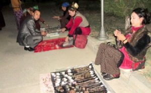 Yoksul Türkmenler Yaşamak İçin Herşeylerini Satıyorlar