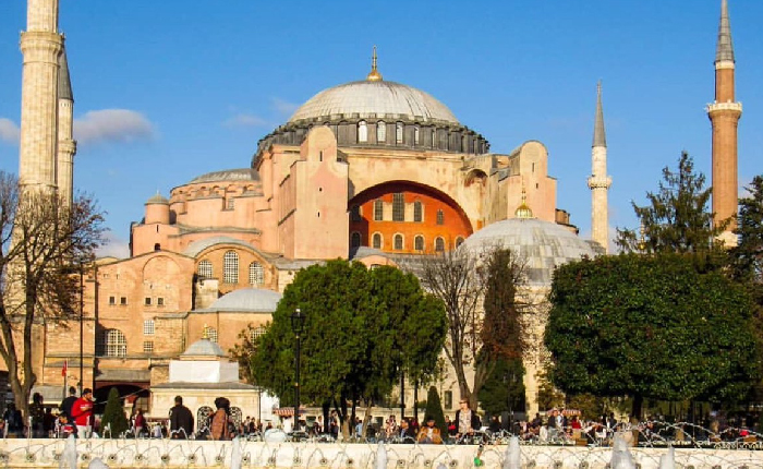 Dirilişin Sembolü Ayasofya