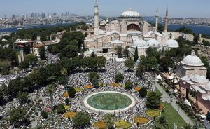 Ayasofya’yı Hz. İsa’ya İnananlar Yaptı. Ona ve Hz. Muhammed’e İnananlar da Korudu ve Yaşatıyor