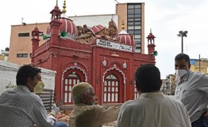 Musonlar Yeni Delhi’nin 200 Yıllık Camisini Vurdu