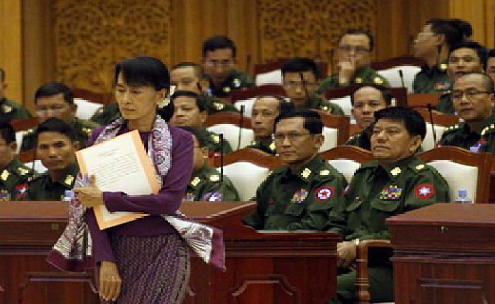 Myanmar: Müslümanlar Meclise Girmeye Çalışıyor
