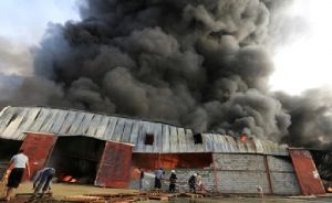 Yemen: Yakıt Deposunda Patlama Mahalleyi Uçurdu