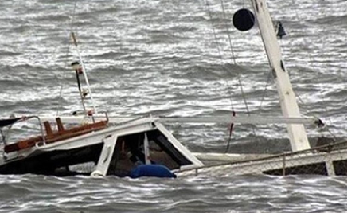 12 Adada Batan Gemideki Mülteciler Kurtarıldı