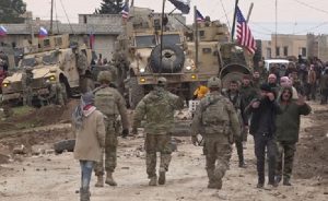 ABD Helikopterleri Suriye Rejim Güçlerine Saldırdı