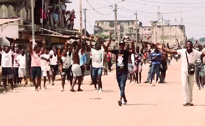 Fildişi Sahili Başkanı “Anayasayı İhlal Etti”