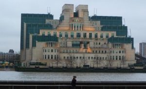 İngiltere Arap Ülkelerine Casus Hazırlıyor