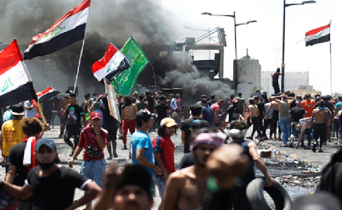 Irak Hükümeti: Göstericileri Suç Örgütleri Vuruyor