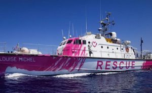 Grafitici Banksy Müslüman Mültecilerin Hayatını Kurtarıyor