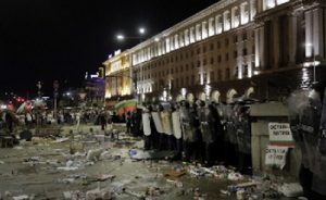 Sofya’da Göstericiler Polisle Çatıştı