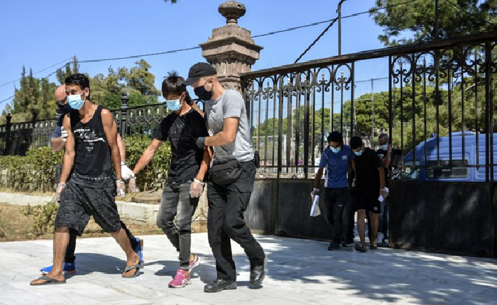 Yunanistan: Mülteci Kampını Mülteciler Yaktı