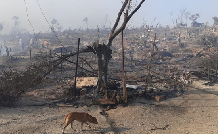 Yunanistan Midilli Mülteci Kampı Kül Oldu