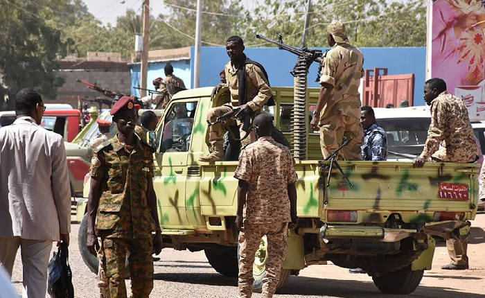 Afrika Raporu: Darbeler ve Darbeciler