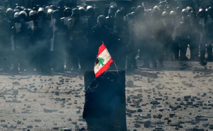 Arap Gençlik Kart Borcu Altında, Kaçmak İstiyor