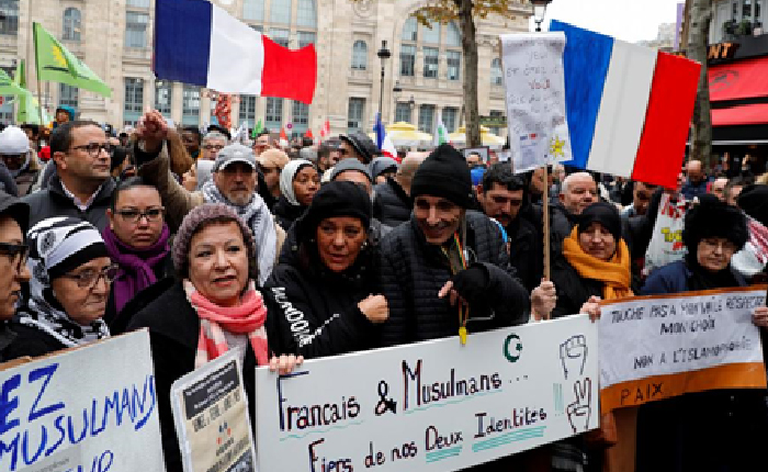 Fransız Müslümanlar: Macron Yalan Söyleme!