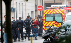 Paris’teki Bıçaklı Saldırı Yaralıları Hala Hastanede