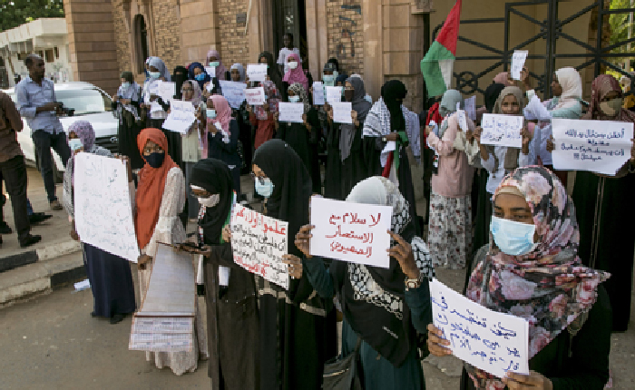 Sudan Cuntasının Laik Devrimine Şantajlı Destek