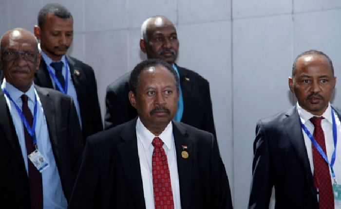 Sudan’da Hamdok İstifa Seslerine Kurşunla Cevap