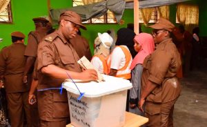 Tanzanya ‘Hileli Seçimlerde’ Oy Kullandı