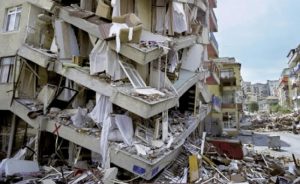 İzmir Depremi Vesilesiyle Farklı Bir Deprem Analizi