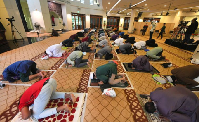 Singapur’da Cuma Namazları Tedirgin Başlıyor
