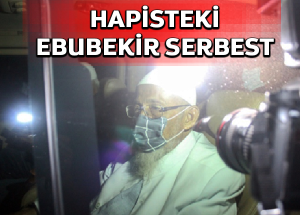 Bali katliamıyla bağlantılandırılan Ebu Bekir Beşir Endonezya’da serbest