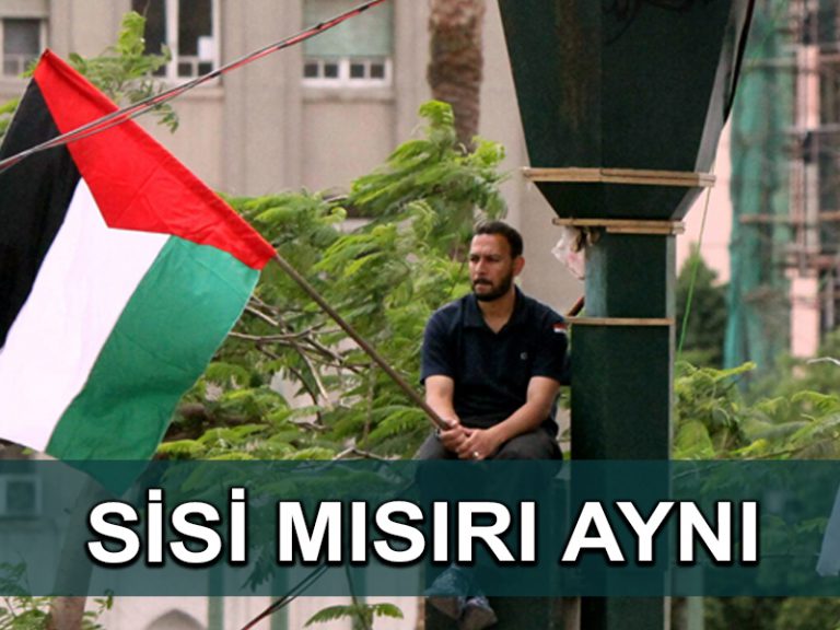 Filistin bayrağını salladığı için gözaltına alınan Mısırlının annesine rejim yanlısı ileti  zorlaması