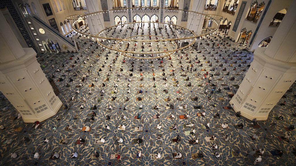 İmsak ve Yatsı Namazı Vakti Ne Zamandır?