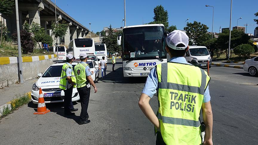 İstanbul’da bayram tedbirleri kapsamında otobüsler denetlendi
