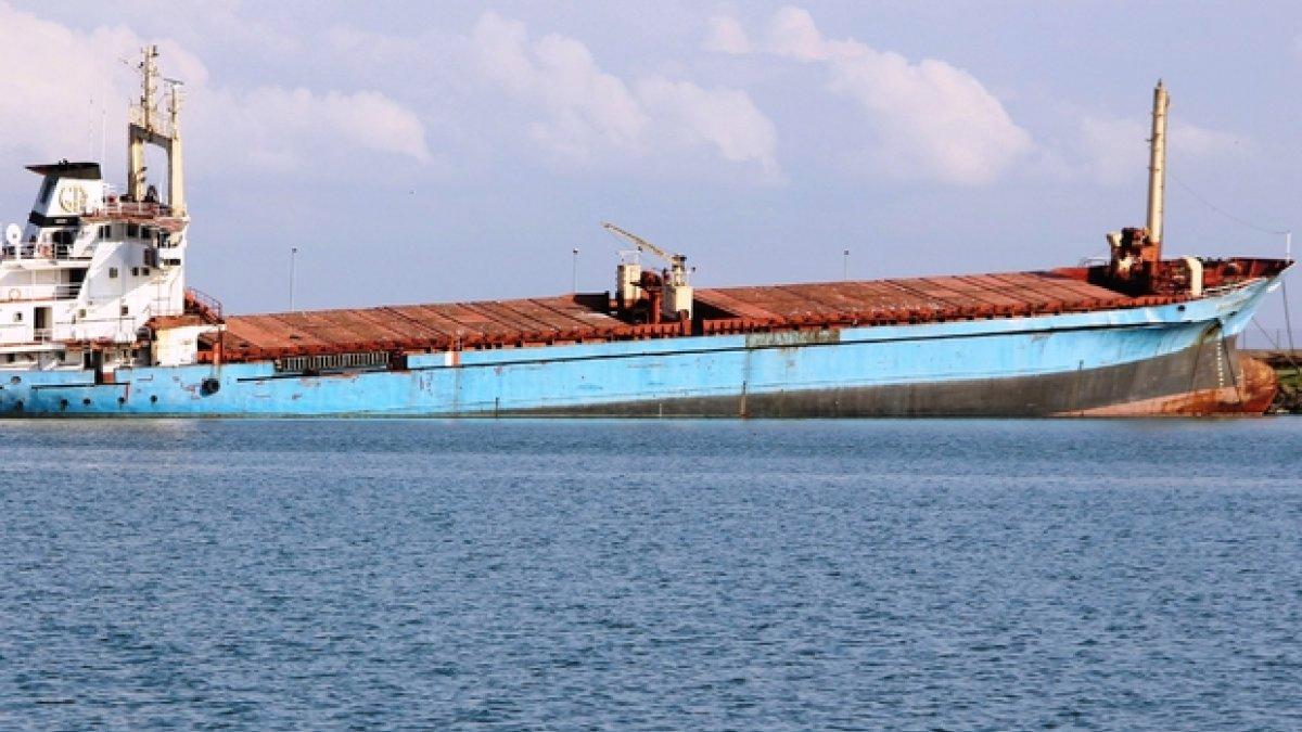 Yemen’de batan petrol gemisinden sızan yakıt çevreye zarar veriyor