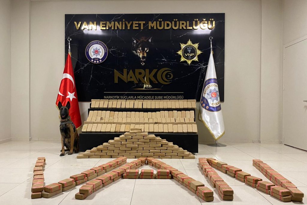 Van’da bir haftada 223 kilo 989 gram uyuşturucu ele geçirildi