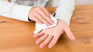 Aşırı terlemek farklı hastalıkların habercisi olabilir