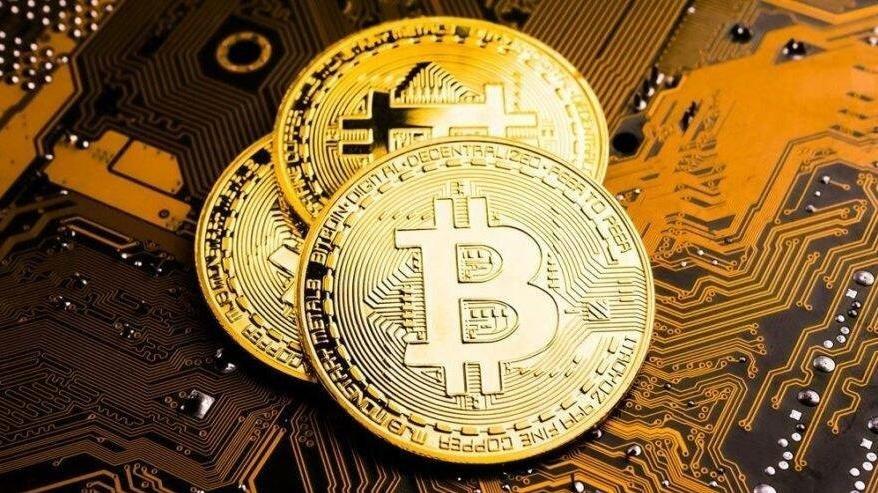 El Salvador’un Bitcoin’i resmen tedavüle sokması finansal risk endişelerini artırdı