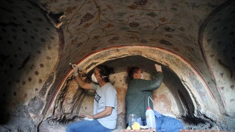 ‘Makedon askerlerin kalesinde’ 400 kaya mezarı tespit edildi