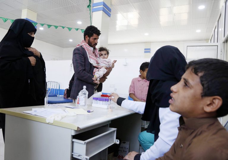 Yemen’de kol gezen kıtlık çocukların hayatını tehdit ediyor