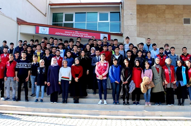 Adıyamanlı gençler işitme engelli çocukların yüzlerini güldürüyorlar