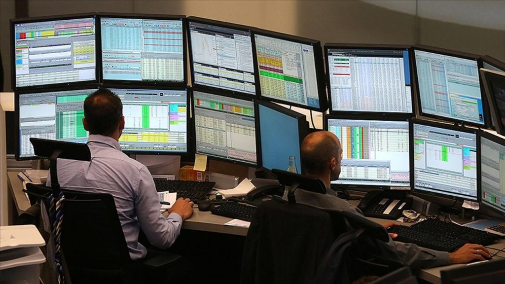 Borsada çalışan ve ailelerine yönelik işlem sınırlamaları, yönetmelikler ile hüküm altına alındı