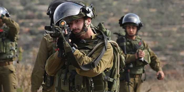 İsrail ordusu Filistinli bir kadını saatlerce bebeğinden ayırdı