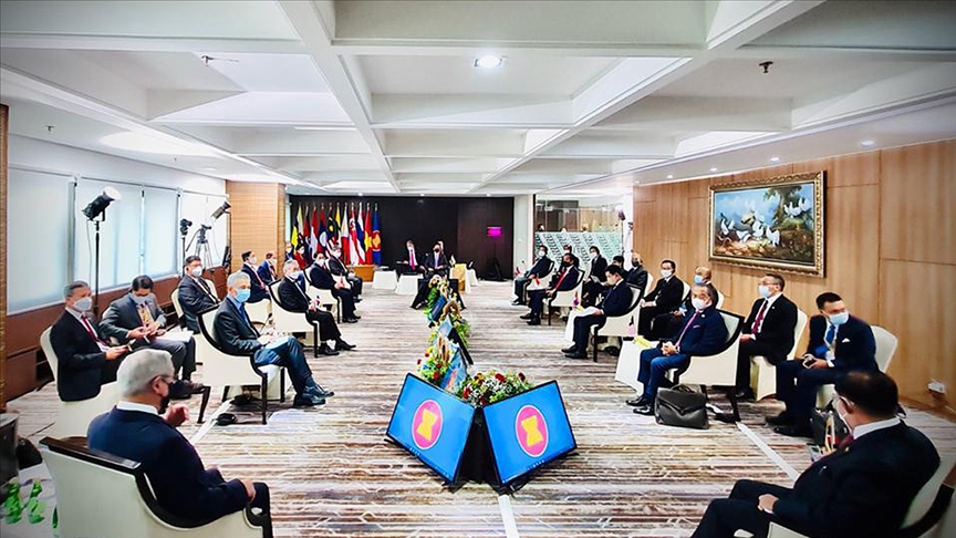 ASEAN, darbeci Myanmar yönetiminin Liderler Zirvesi’ne katılımını görüşecek