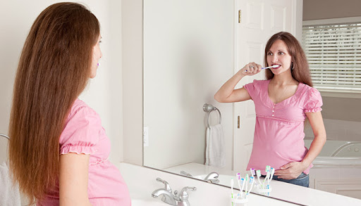 Gebelikte diş sağlığı bebeğin gelişimini etkiliyor