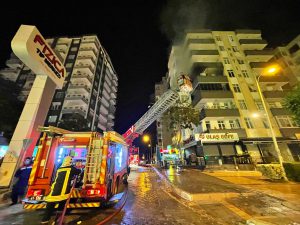 Adana’da genç çıldırdı