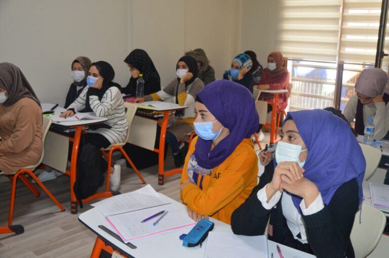 Diyarbakır’da eğitim imkanı bulamayan kız öğrenciler için konukevi umut oldu