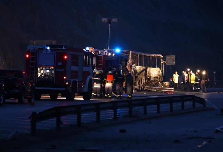 Trafik kazasında 46 kişi yanarak öldü