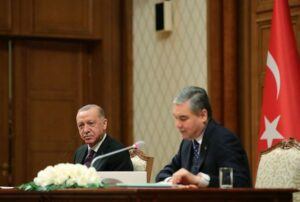 Cumhurbaşkanı Erdoğan Türkmenistan’da! Ekonomik İşbirliği Teşkilatı Zirvesi’ne Katılacak