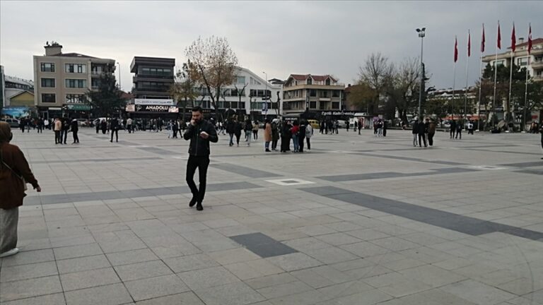Düzce’de depremin ardından hasar tespit çalışmaları sürüyor